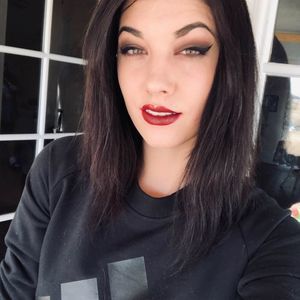 Meet your Posher, Abbi